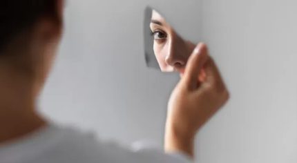 10 Perilaku Manipulatif Pasangan dengan NPD yang Sering Terlewatkan