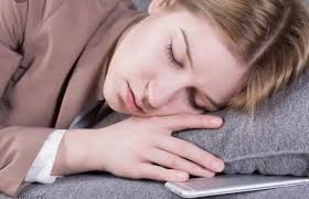 Hindari Memegang Ponsel Terlalu Cepat