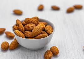 Kacang Almond (Sumber Vitamin E & Lemak Sehat)