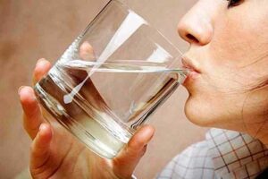 Perbanyak Konsumsi Serat dan Air Putih