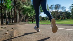 Tetapkan Tujuan yang Spesifik dan Realistis