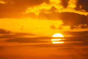 matahari terbenam Oranye Hangat