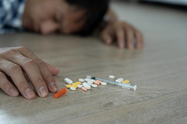 Konsumsi Obat dan Zat Beracun Berlebihan