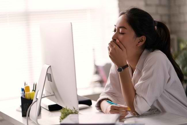Cara Efektif Mengatasi Ngantuk Saat Jam Kerja